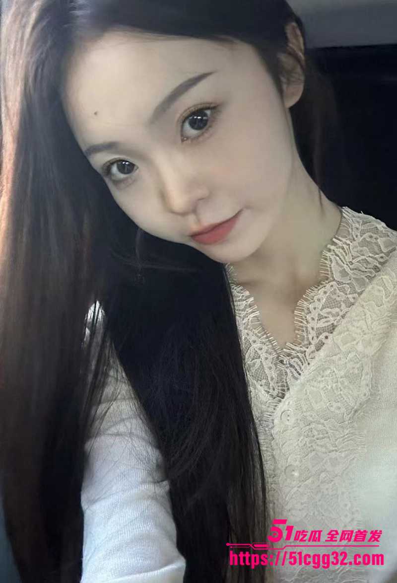 江西九江骚浪小美女 林希希 被金主包养玩掰逼揉穴 露脸对镜被后入狂操 水嫩小穴粉肉翻飞！