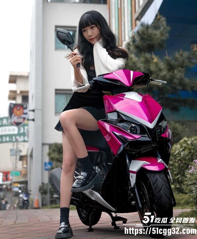 大长腿机车博主露脸口交视频外流 8