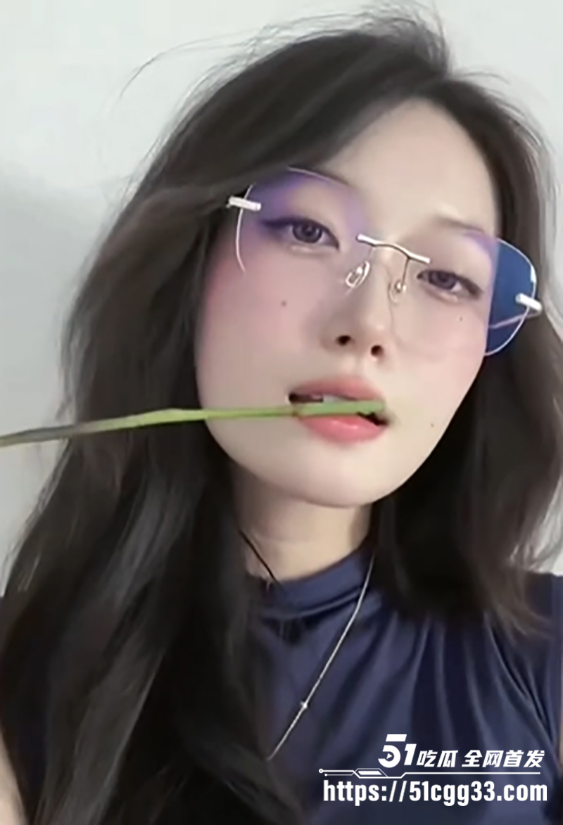 快手网红玫瑰888付费私拍流出 2 拷贝