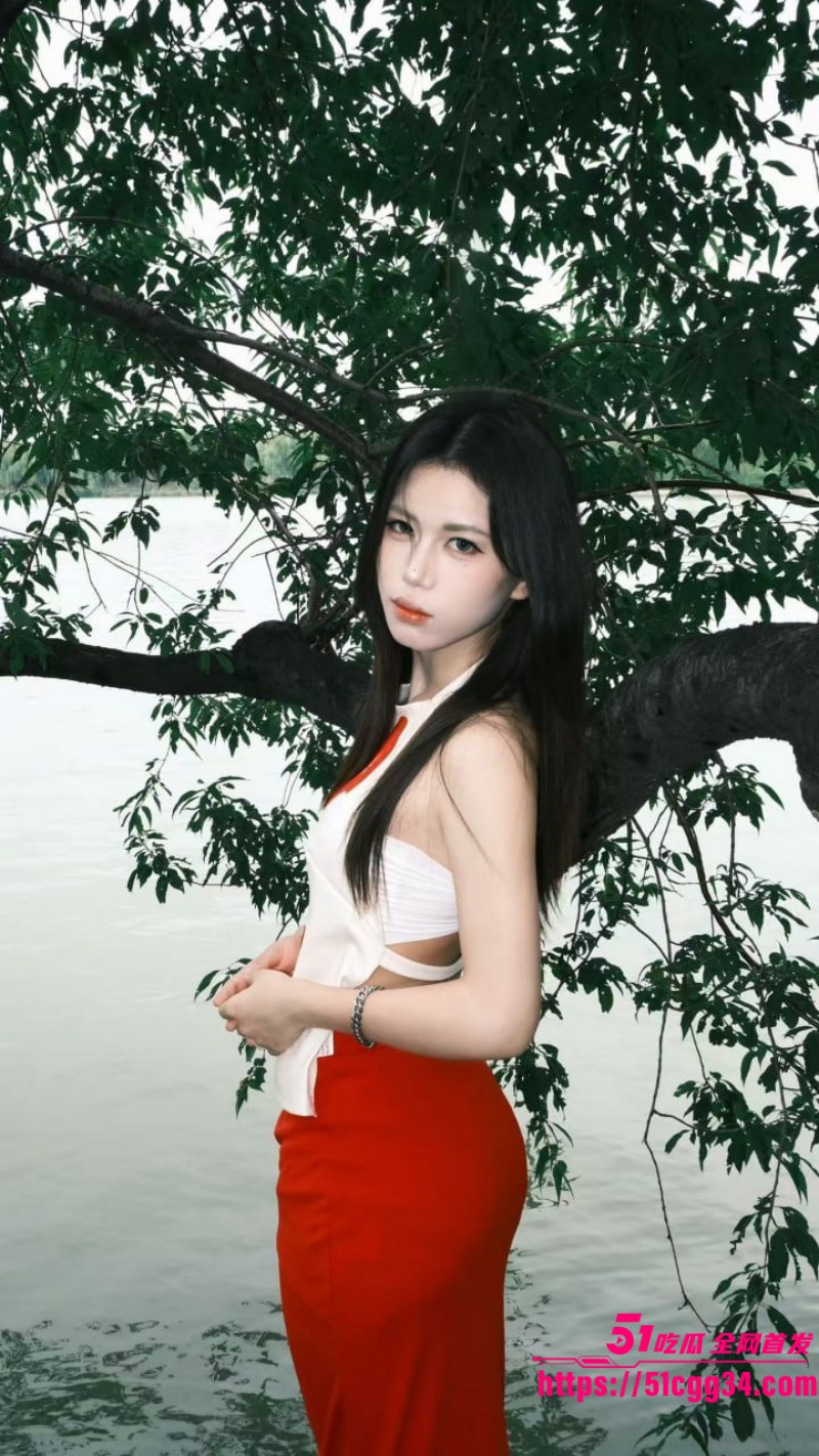 浙江女主播 赵熙 遭领导潜规则 表面女神床上却淫荡无比 漏奶口交后入打桩呻吟不断！