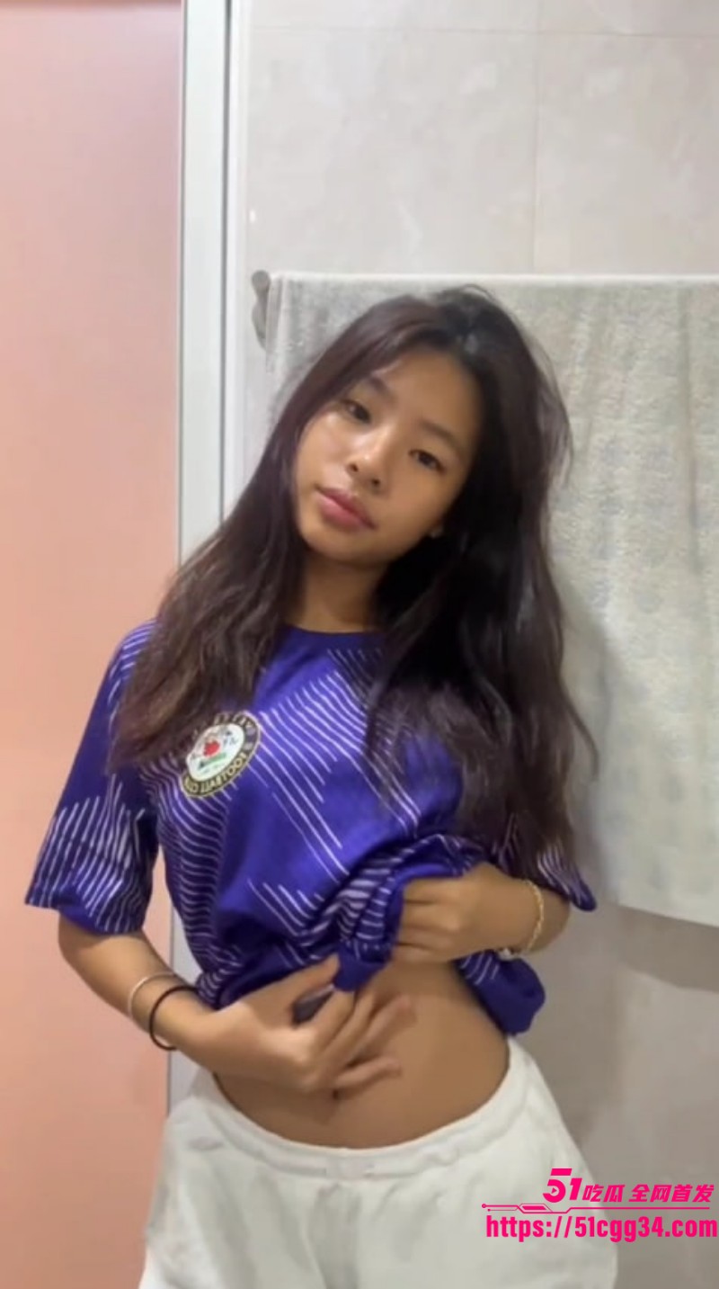 贵州精神小妹 吴婕 裸贷视频流出  黑皮少女展露美乳骚穴欲火横生 扭腰拍臀诠释自身反差本性  2
