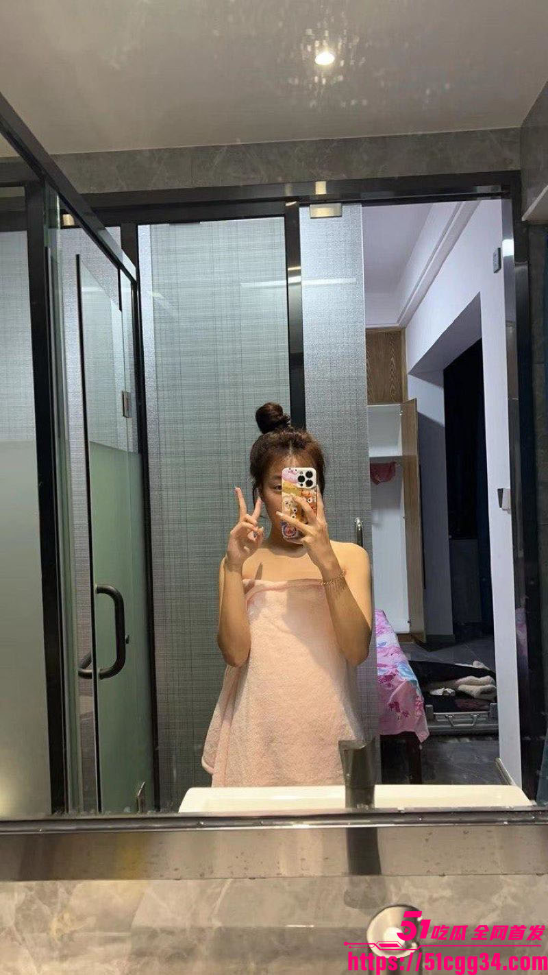 广东骚货 陈倩瑜 不雅视频流出 电商部门上班妹深喉吃鸡 主动上位榨精 电话挑衅前女友骚气冲天！
