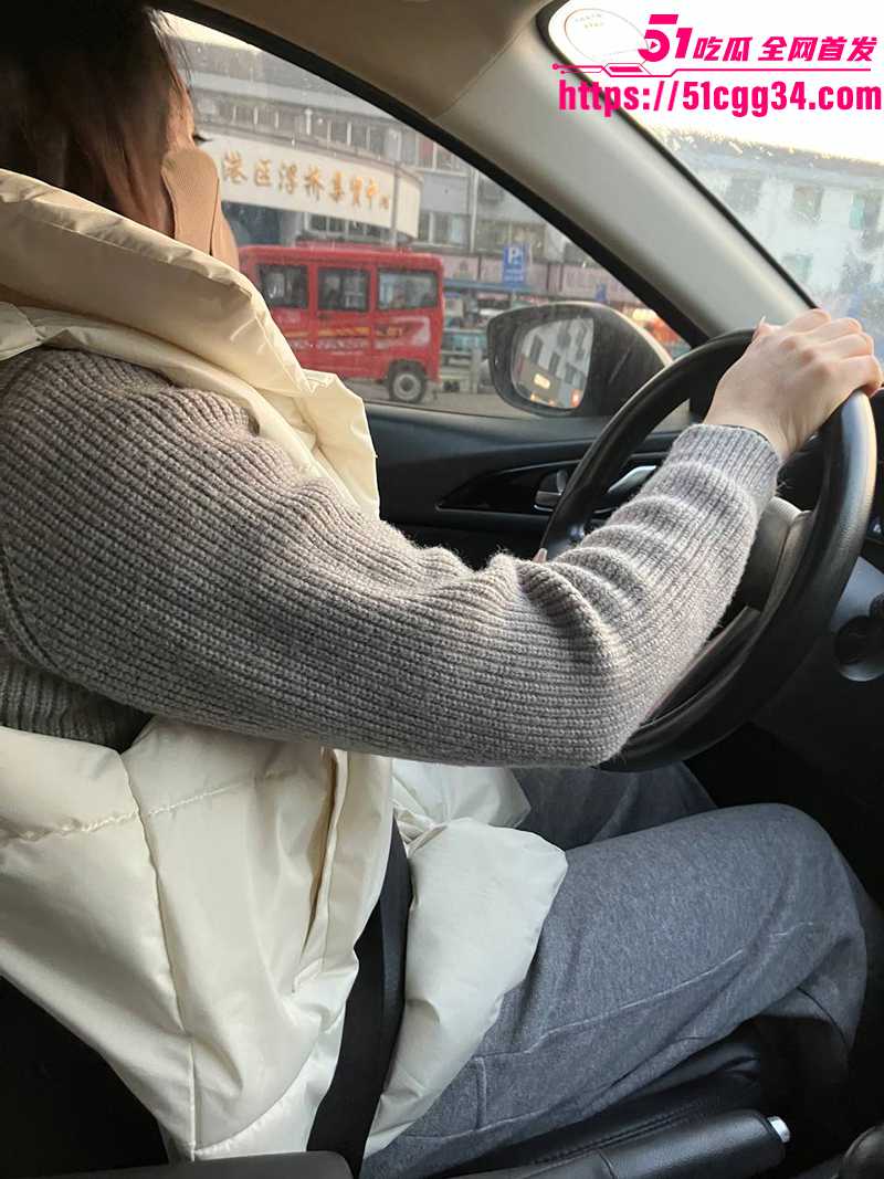 51原创爱吃饺子和嫂子 嫂子炖鸽子汤给我补身体 我拉满马力用大鸡巴报答她 操得她高潮迭起直喊受不了！