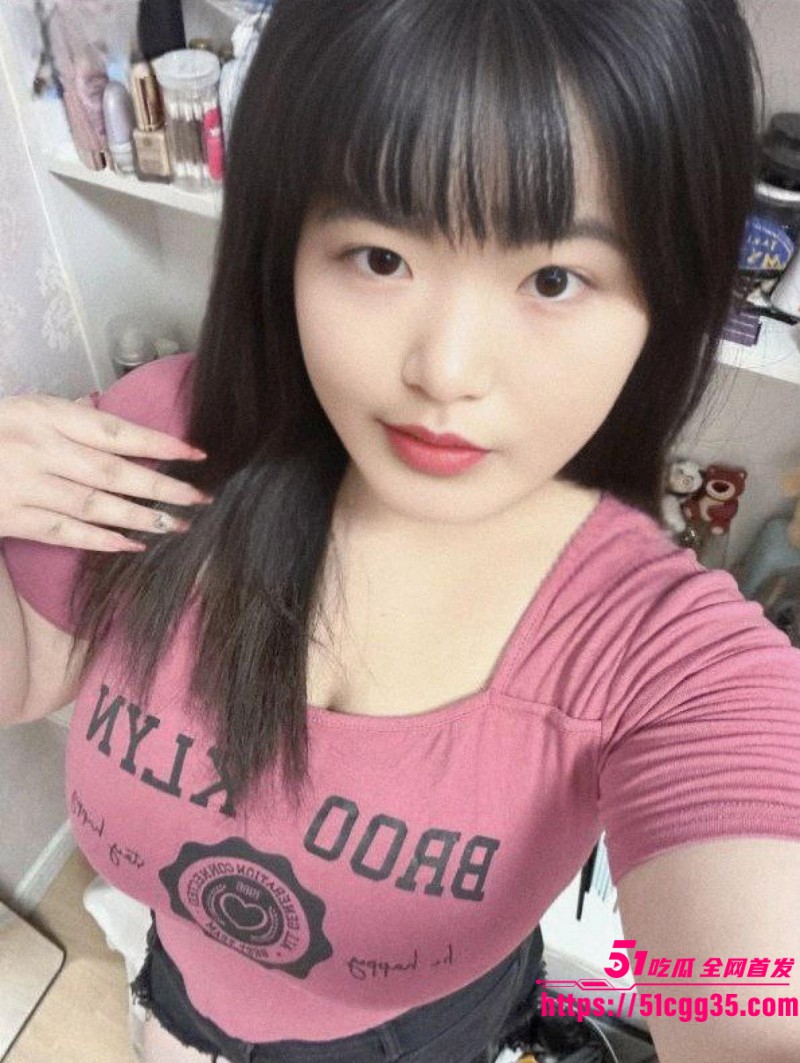 湖南巨乳反差婊 王舒蓉 5000元定制福利 面对镜头展露E罩杯大奶 跳蛋刺激骚穴呻吟骚叫连连 5