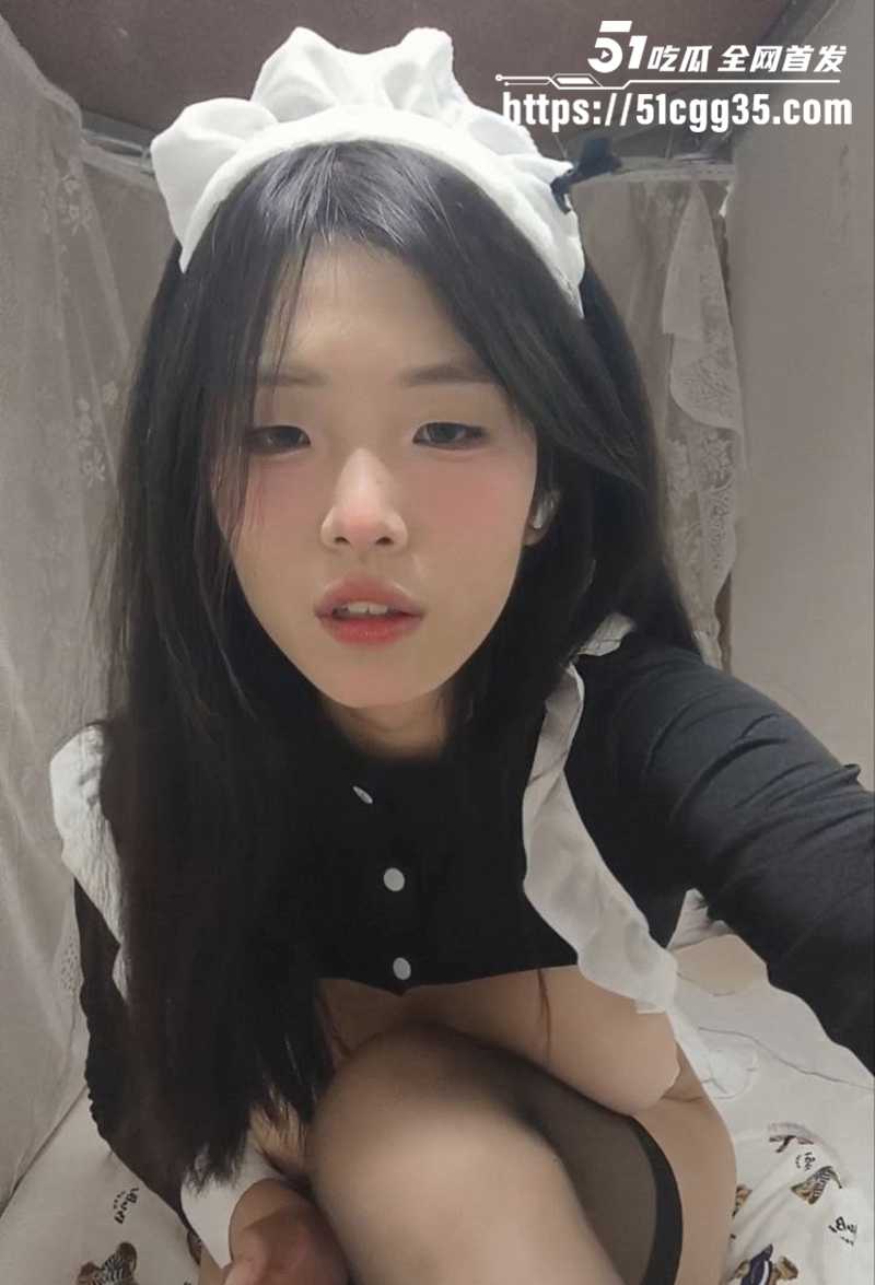 巨乳少女 米粒奇怪 定制合集 宿舍跟榜一大哥偷玩裸聊 三点全露花式扣逼抽插自慰 母狗本性暴露无遗！