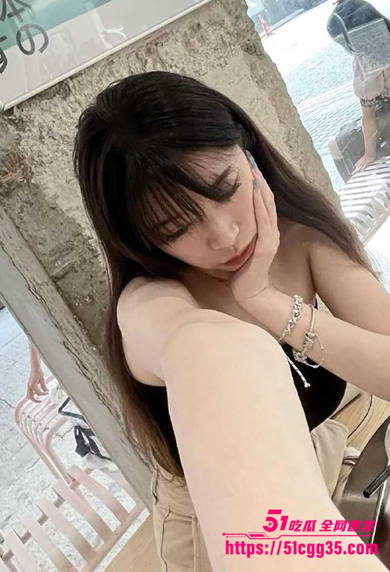 超反差大学生美女 谢芸熙 情侣私拍泄密 露脸口交魅惑淫骚 肥臀高蹶被后入 细腰狂扭美乳翻飞！