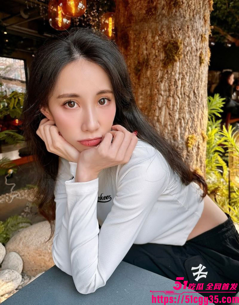 极品巨乳网红喬歆早期无套做爱视频外流 2