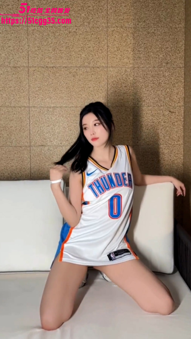 性感嫩模 杨晨晨 最新写真 顶级御姐撩人摆拍 尽显妩媚姿态 直男杀手火力全开谁能扛得住？