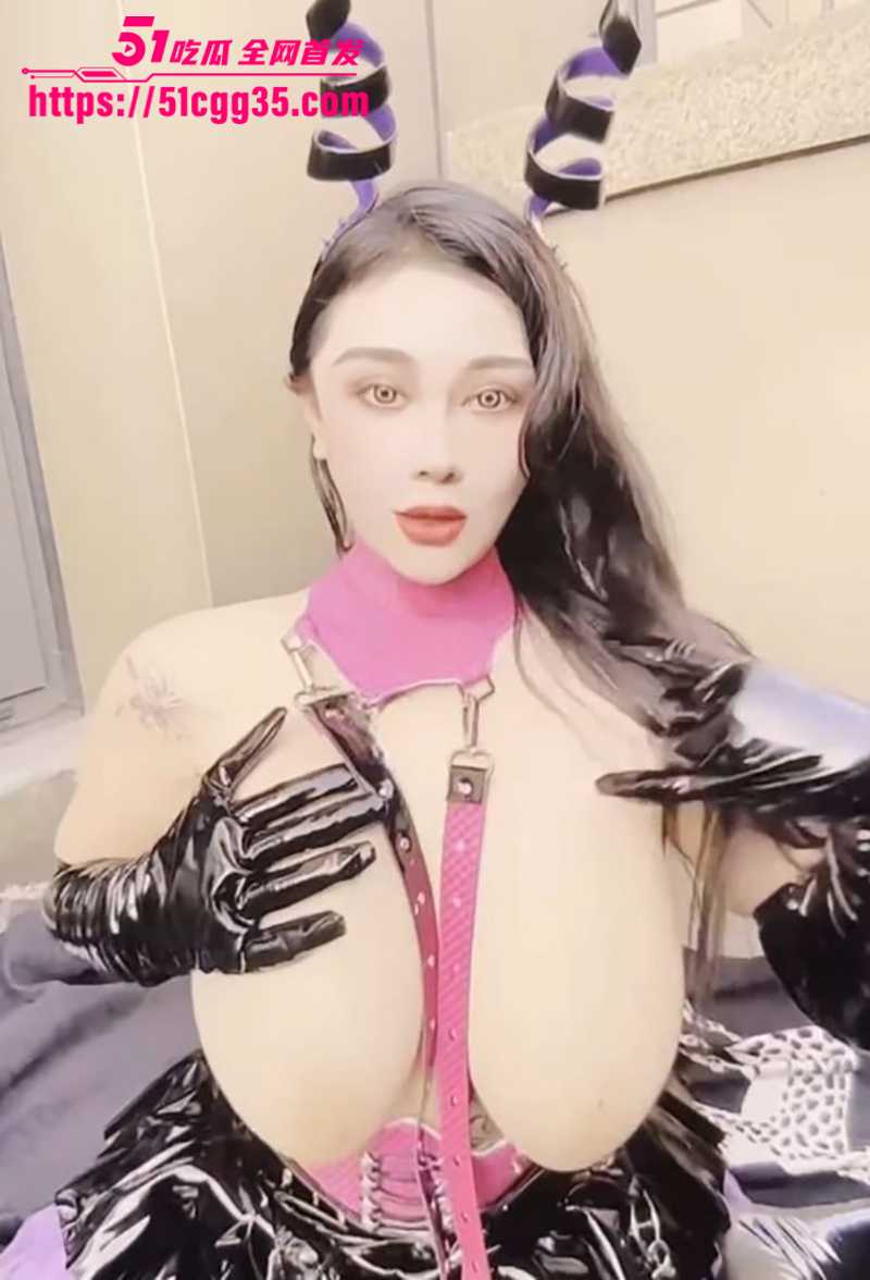 顶级巨乳女网红芷仪G宝福利合集流出 4 拷贝