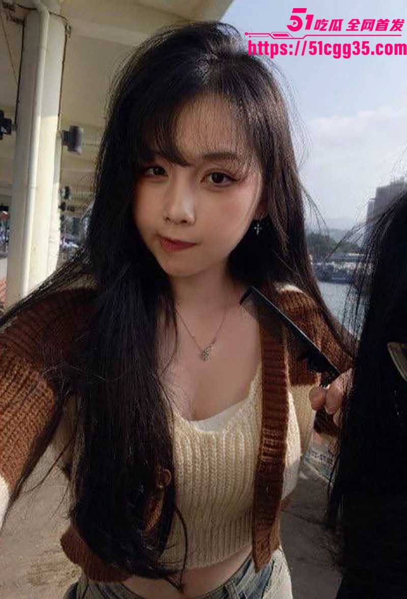 香港大奶学生妹紫晴情侣私拍泄密 3 拷贝