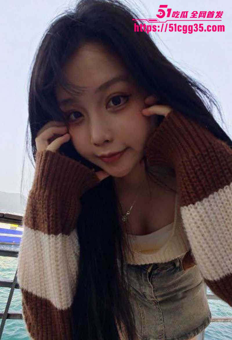 香港大奶学生妹紫晴情侣私拍泄密 2 拷贝
