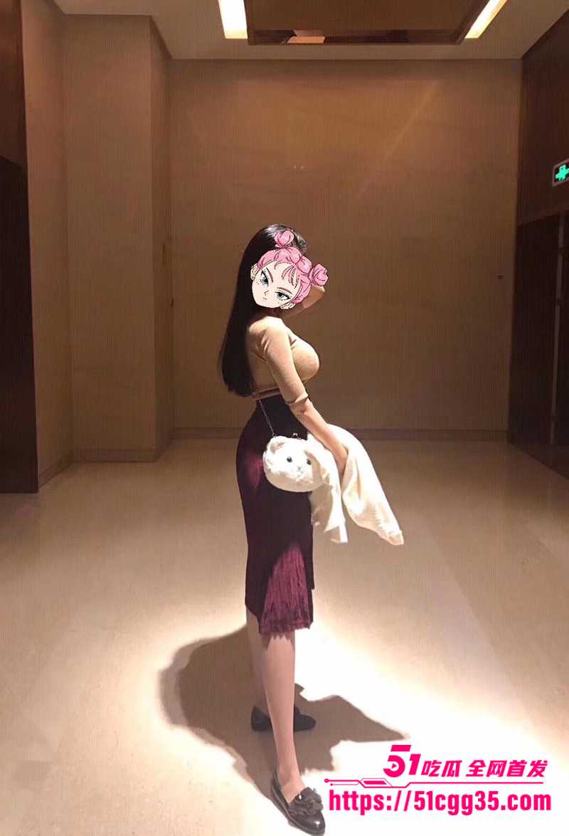 巨乳反差婊小雨是个大奶骚空姐付费福利流出4拷贝