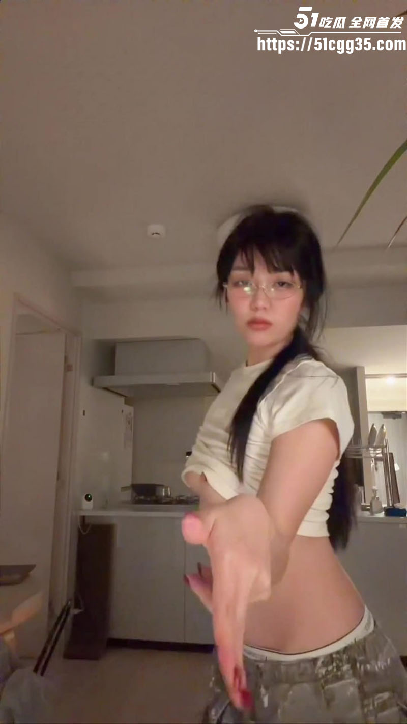 推特裸舞女神玉米yum707最新福利02