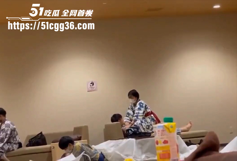 小情侣当众做爱偷拍视频曝光 2 拷贝