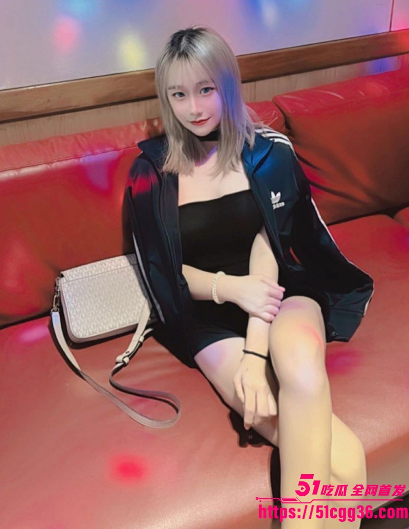 极品高颜值大奶美女裸照自慰视频外流 3