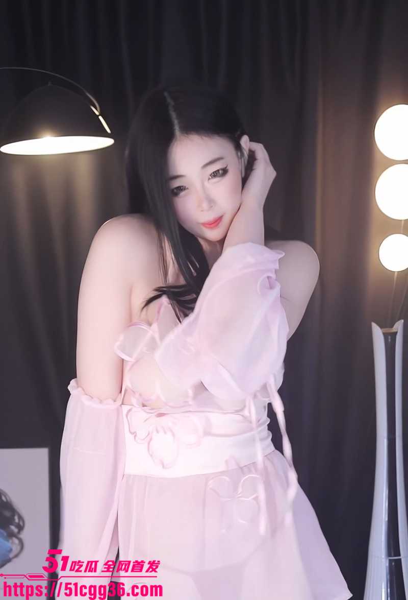 网易CC星秀代言人极品天然巨乳女神66睡不醒土豪定制视频流出4拷贝