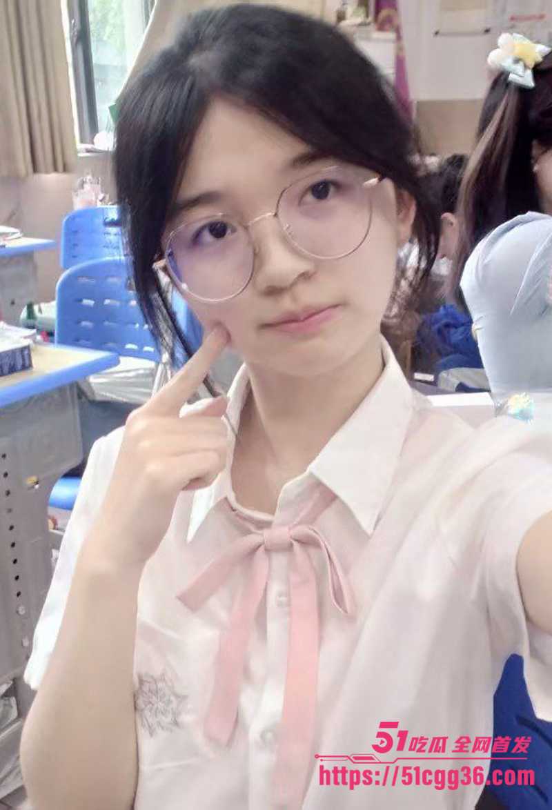浙江丽水学生妹童青青被调教视频流出2拷贝