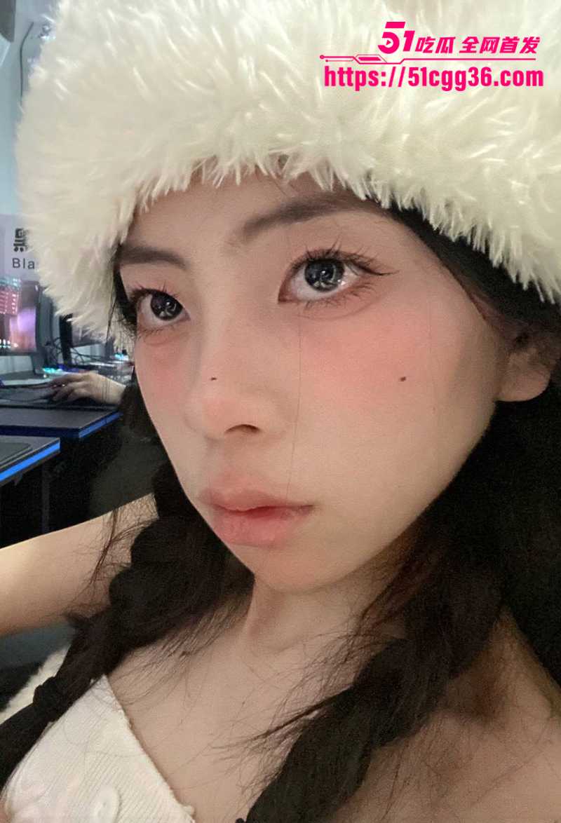 晋城职业技术学院绝美系花 黎心怡 不雅视频第二弹 叼着金主内裤被花式爆操 小穴插着假屌露脸口交 极致反差！