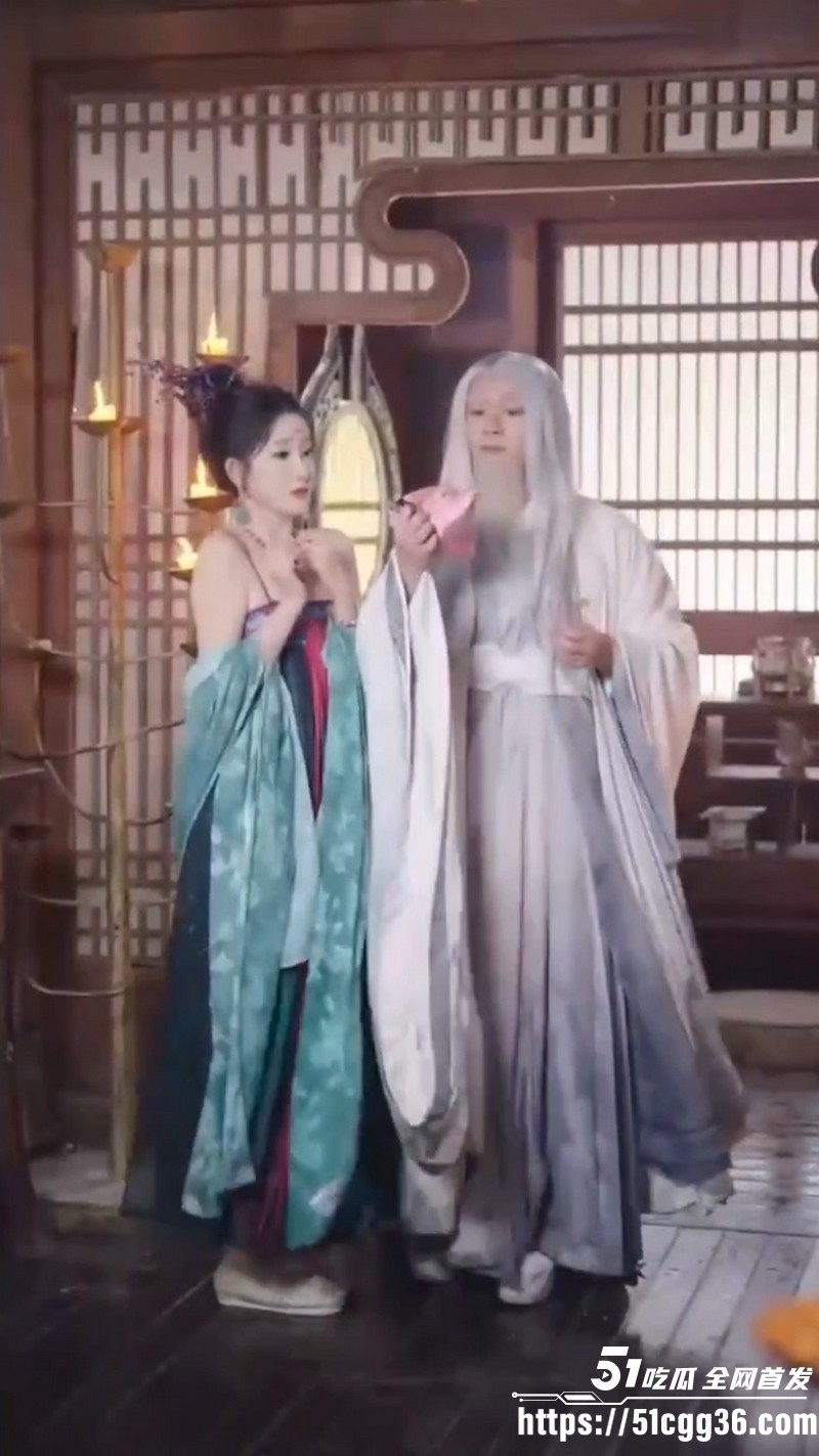 擦边短剧人到晚年绝美魔女拿我当炉鼎第一季 6