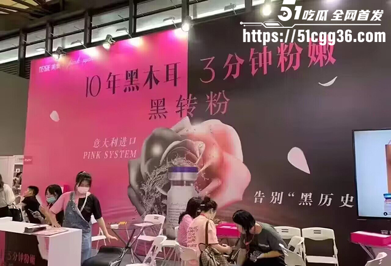 极品爆乳网黄假扮医生 偷偷直播少女处女膜修复 揉奶露穴玩放尿 还附送高清嫩穴讲解 这是生物老师改行了？