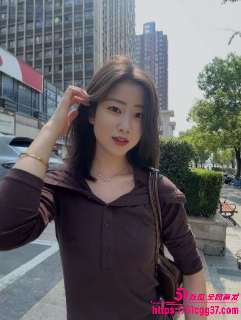 浙江英语老师 吴晓佳 裸贷视频泄漏 平日端庄反差少妇 私下跳蛋自慰浪叫让人不敢相信！