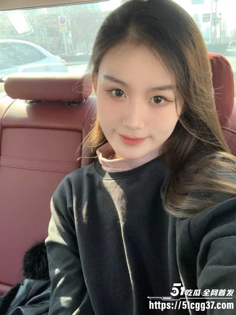 广东超美名媛 林馨 为傍富二代抛弃男友惨遭曝光 冷艳御姐掰穴求操 淫姿下贱又风骚！