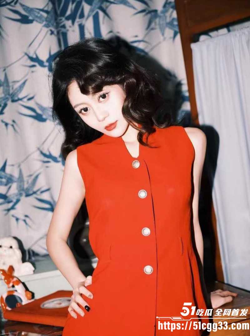 宋晓峰女儿宋之馨被曝三亚点男模06