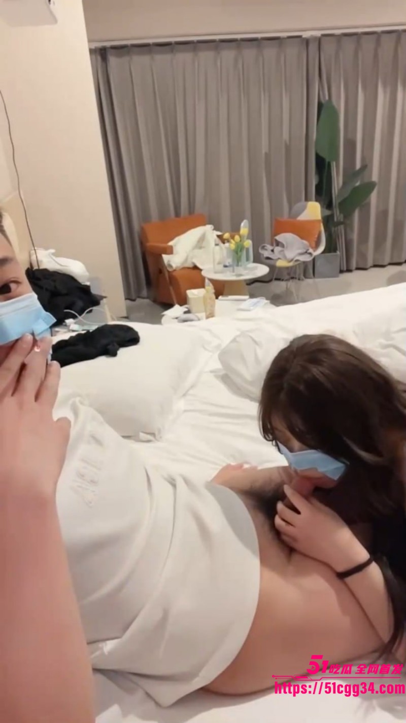 巨乳靓妹直播录屏流出 粉嫩酮体遭纹身男调教蹂躏 雪白翘臀撅起任由肉棒爆操打桩 4