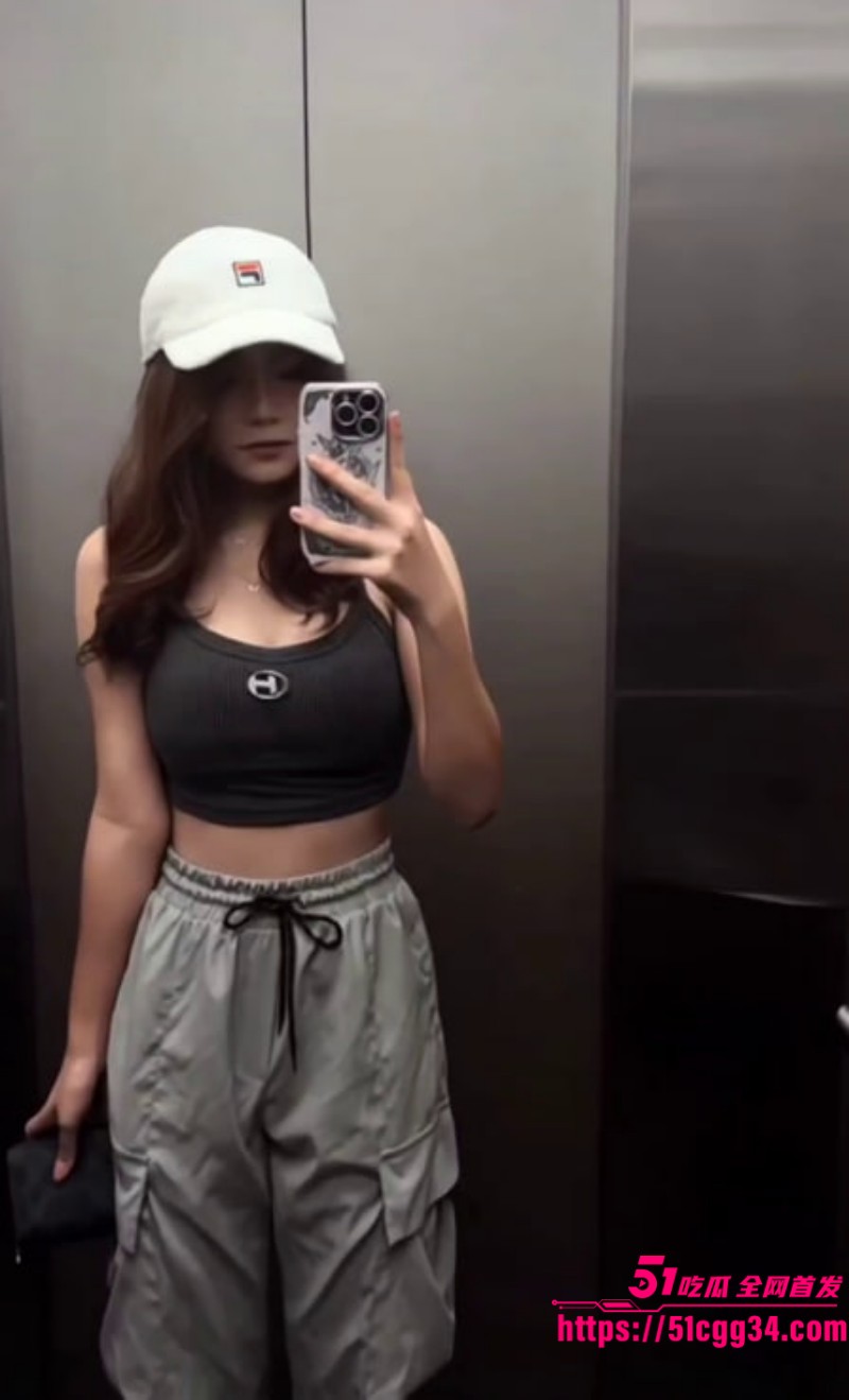 清纯女网美 欣梨 遭男友曝光私密自拍  镜头前主动展示美乳嫩穴 揉奶自慰肆意挥发淫骚  1