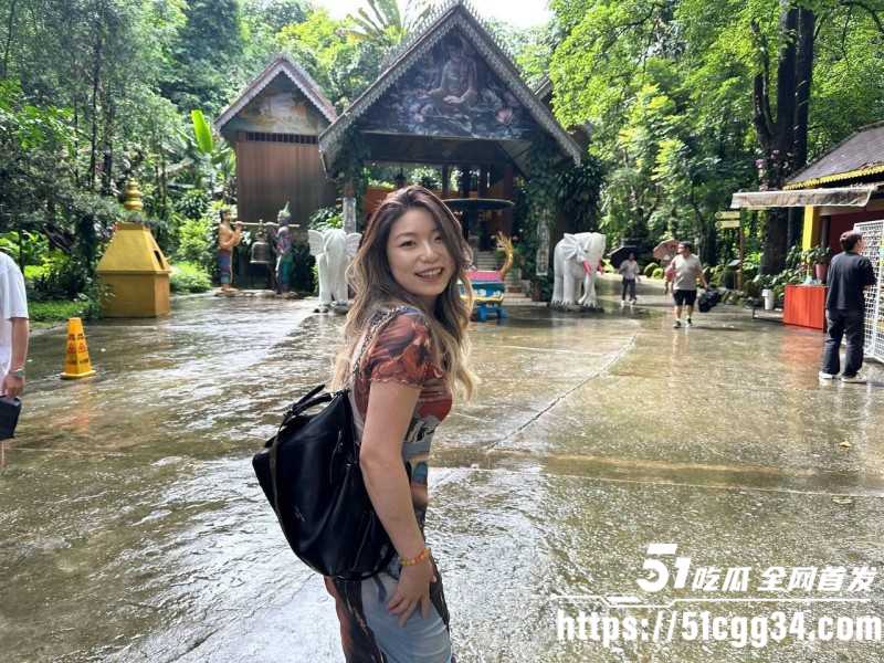 广州轻熟女白领 吴明丽 为上位主动献身老板 同游同居任其调教 被老板娘发现后全网曝光！