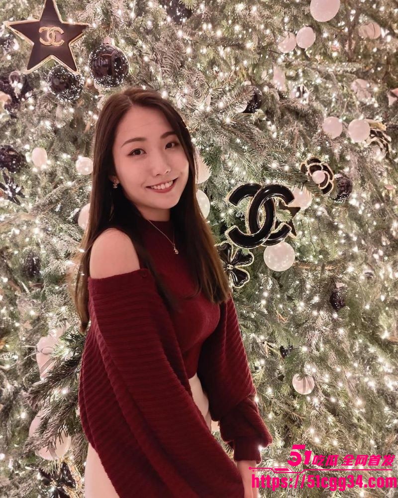 香港颜值嫩妹 kty 分手后被渣男曝光裸聊性爱视频 手指道具扣穴自慰 露脸口交被爆操内射！