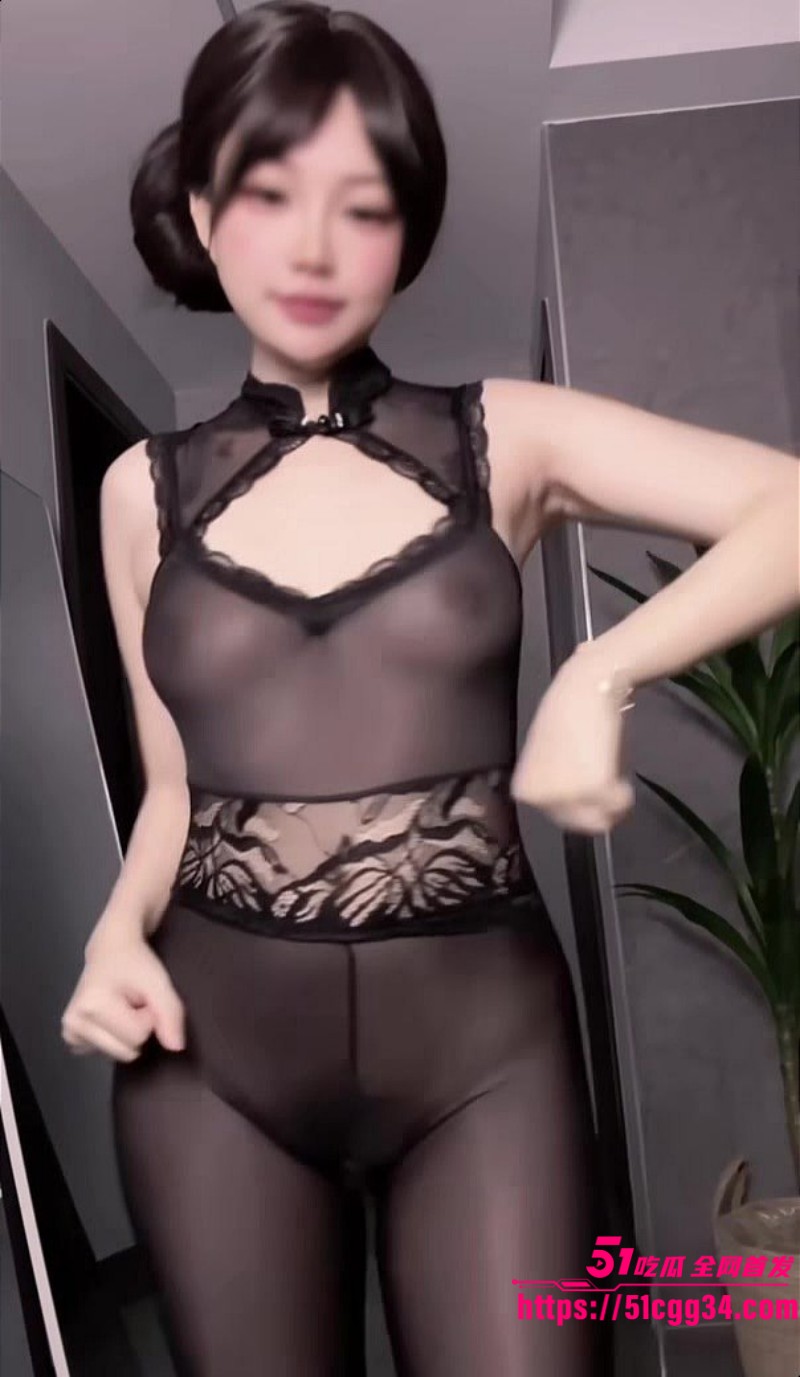 推特福利姬 小仙云 门槛变装裸舞秀 制服露出美乳嫩穴全程诱惑 腰肢扭动肥臀翘挺挑逗你的性欲神经 4