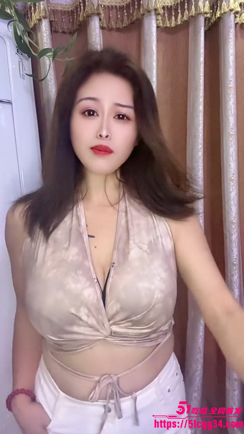 快手巨乳熟女爱运动的二姐私拍流出 5