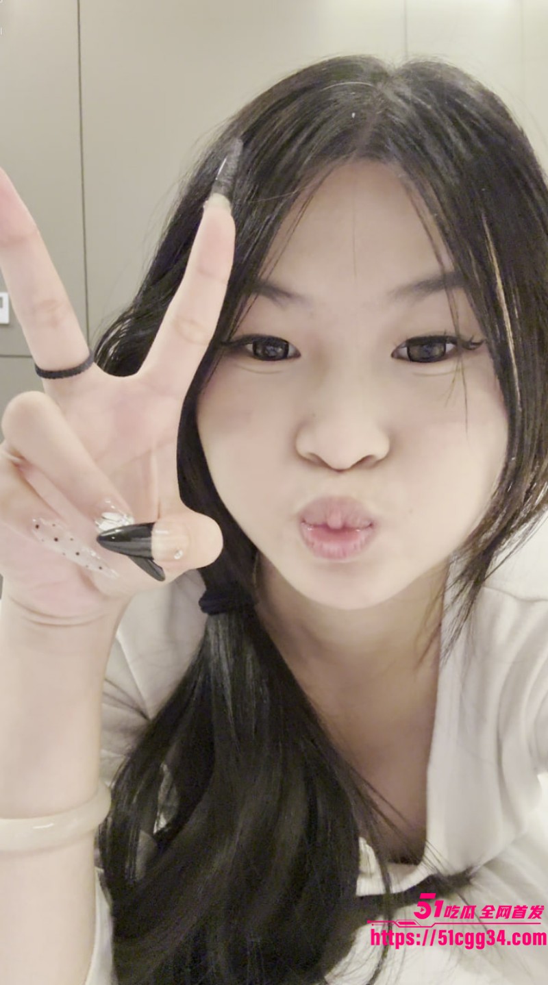 苏州顶级人妻 薇薇 出轨约炮自拍 婴儿肥少妇口技赶超女优 露奶揉搓彰显淫荡本质！