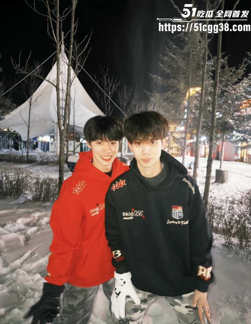 抖音Gay网红小王睡醒了楼梯视频05