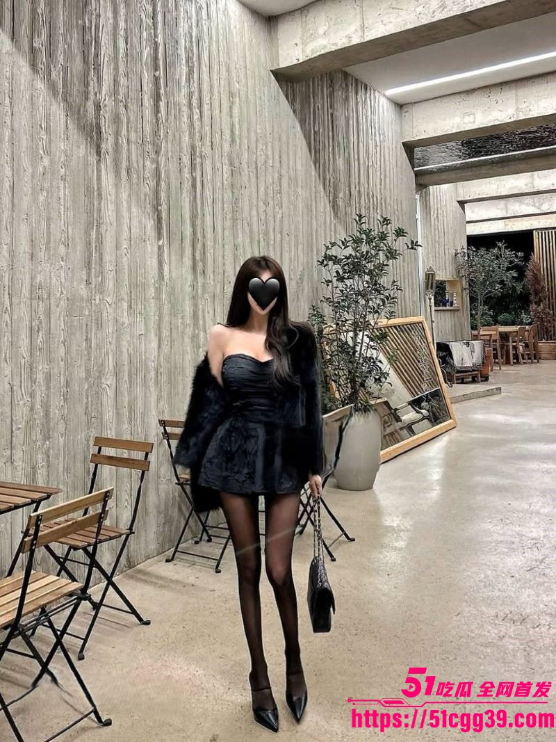 推特长腿御姐 克鲁鲁 重磅福利合集 模特身材母狗被金主猛怼深喉 撕丝爆插白虎穴 嗷嗷喷水哭叫求饶！
