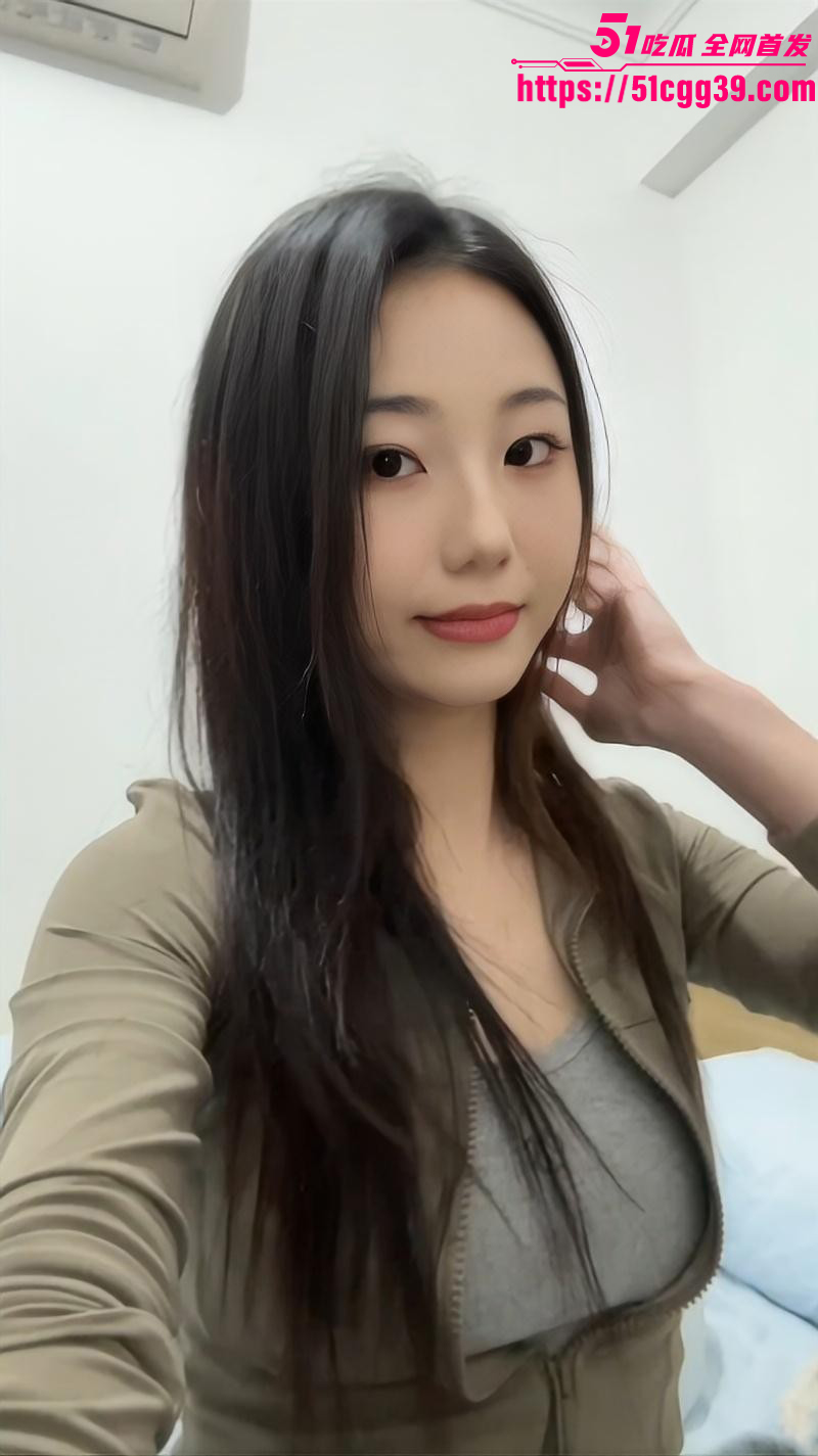 高颜值御姐被土豪曝光自慰视频02
