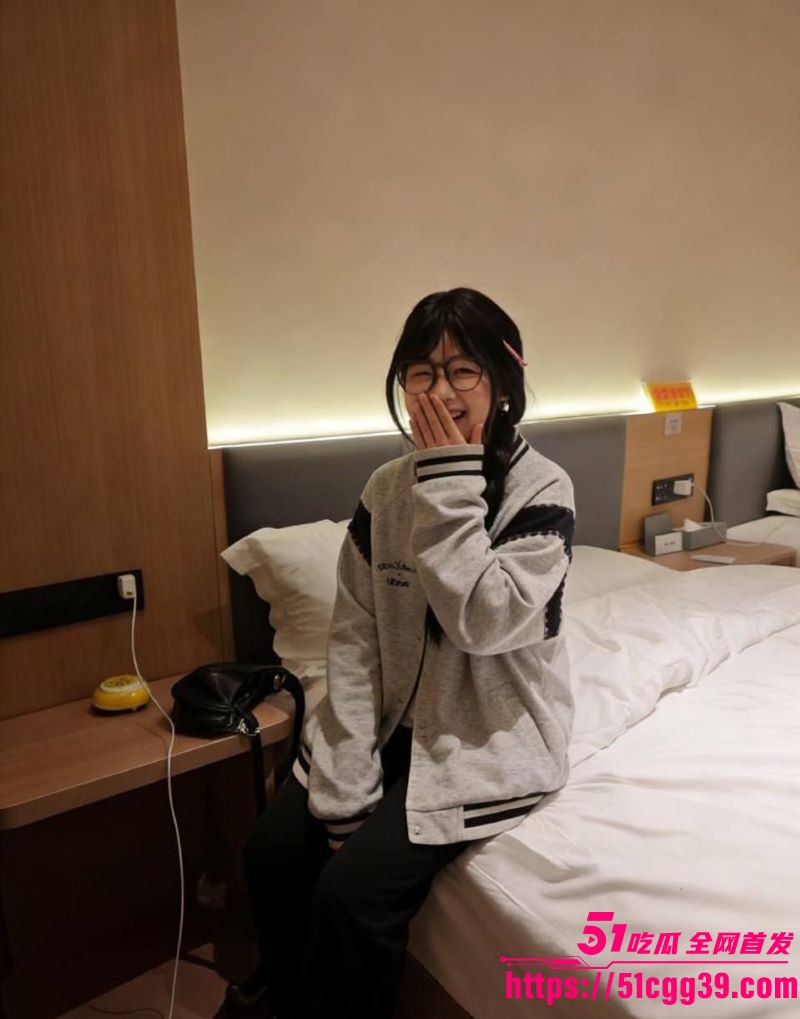 福建宁德清纯少女 王海婷 约炮视频流出 酒店调教后入极品肥臀 被撞得肉浪翻滚呻吟震天！