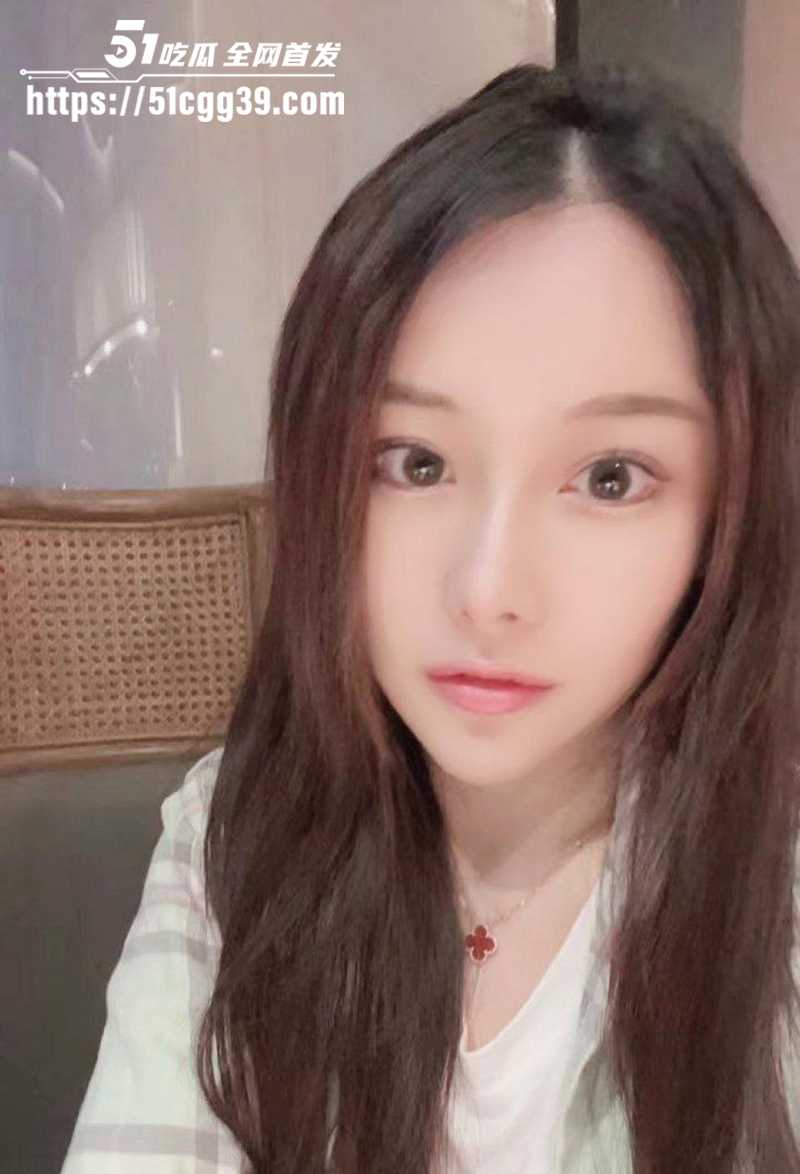 上海顶级爆奶女神性爱合集流出 颜值绝美堪比一线女星 全程露脸被金主各种狂干 淫贱舔屌扩肛 一线天肥逼被操翻！