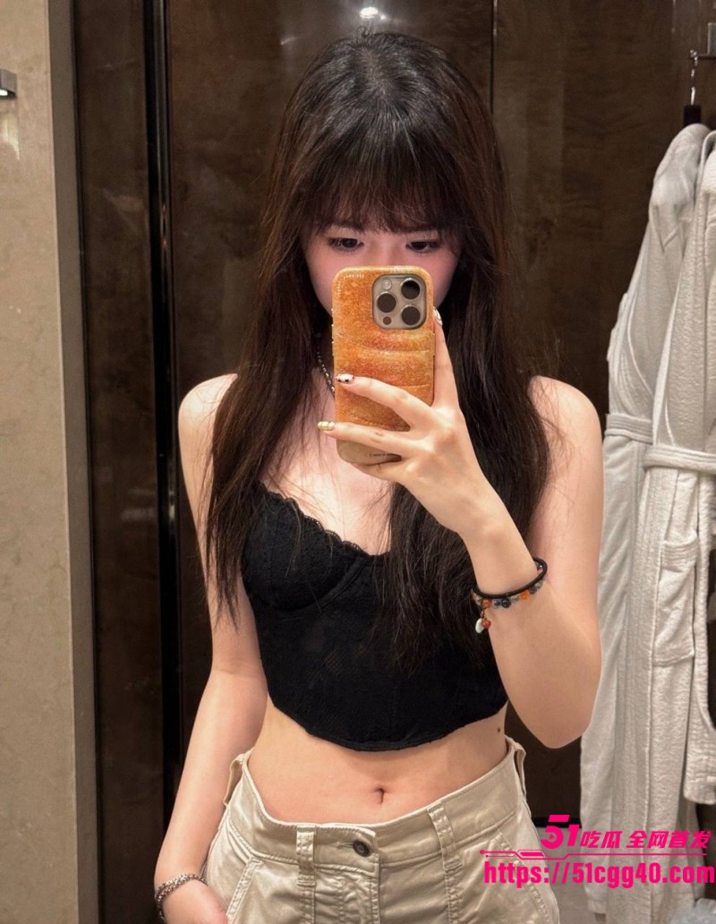 湖南学生妹 刘敏华 校园女神夜晚化身泄欲神器 任由金主玩弄 美乳粉穴皆为喷精助力器！