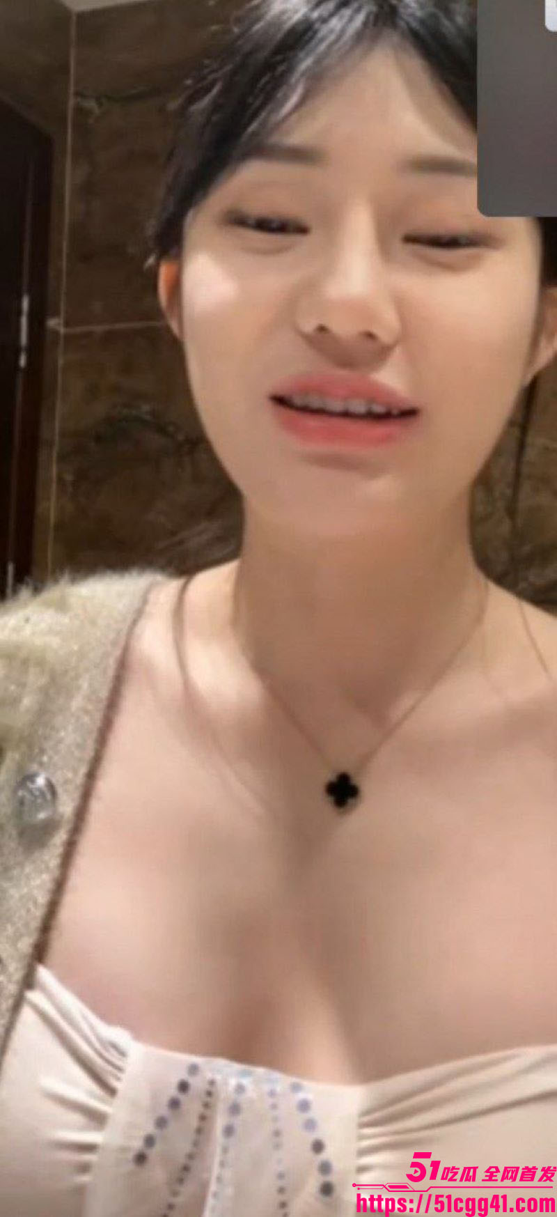 广西南宁金利陪酒女韦某希性爱视频曝光 5
