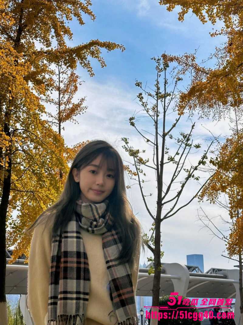 浙江学生妹 曹以彤 跟男友性爱视频泄漏 清纯少女私下淫荡 骑乘榨精口活一流吊打外网！