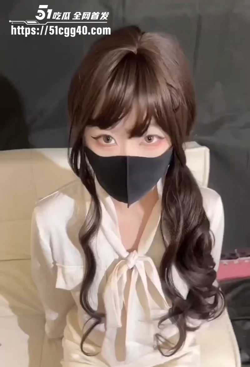 极品萝莉 五月兔 新作 双马尾少女被主人扒衣玩弄 撅臀跪舔插嘴深喉 主动骑乘口爆吞精！