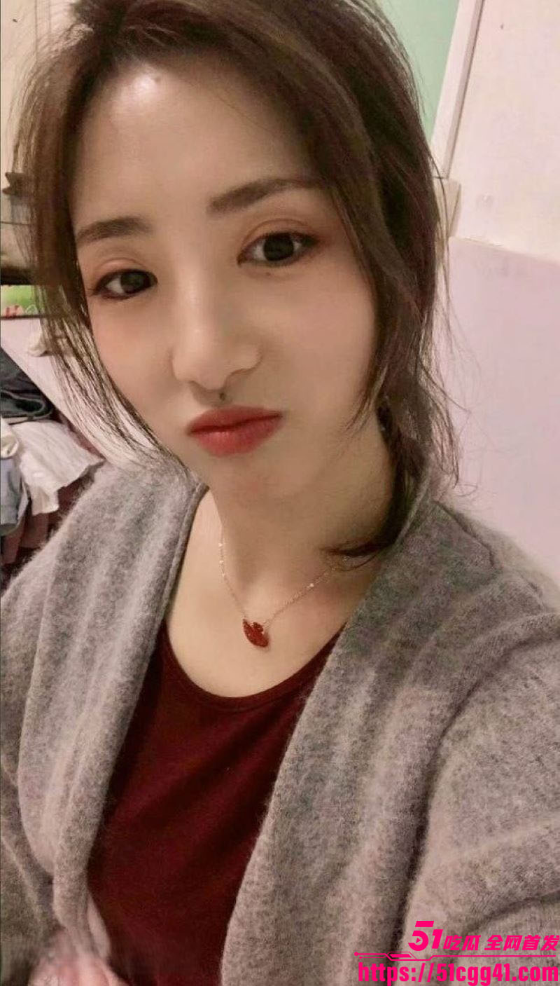 超清纯G奶女神店员 洗澡视频流出 视频通话展示巨乳 镜头前揉奶狂晃 私下被操成喷水肉便器！