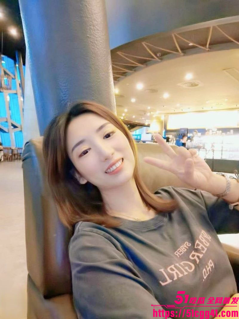 超美清纯G奶女神店员洗澡视频流出 3