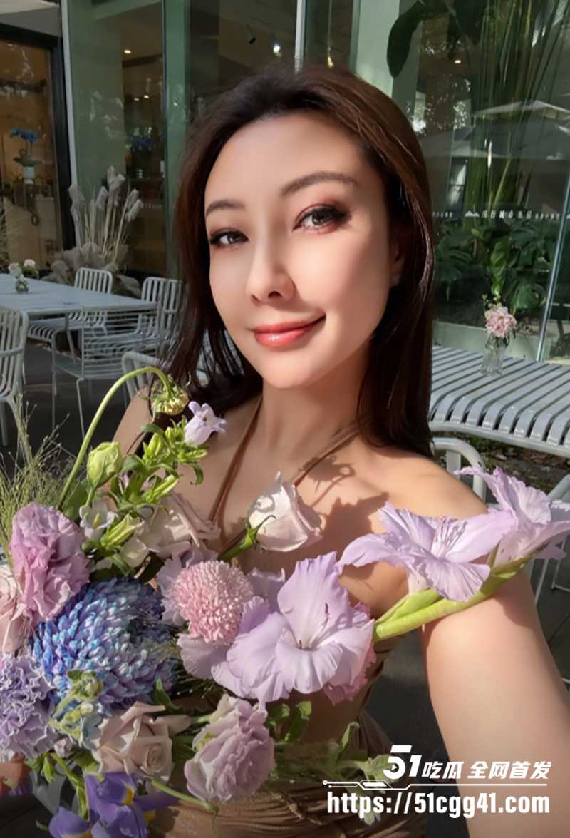 《非诚勿扰》美女嘉宾松果儿裸聊被曝6拷贝