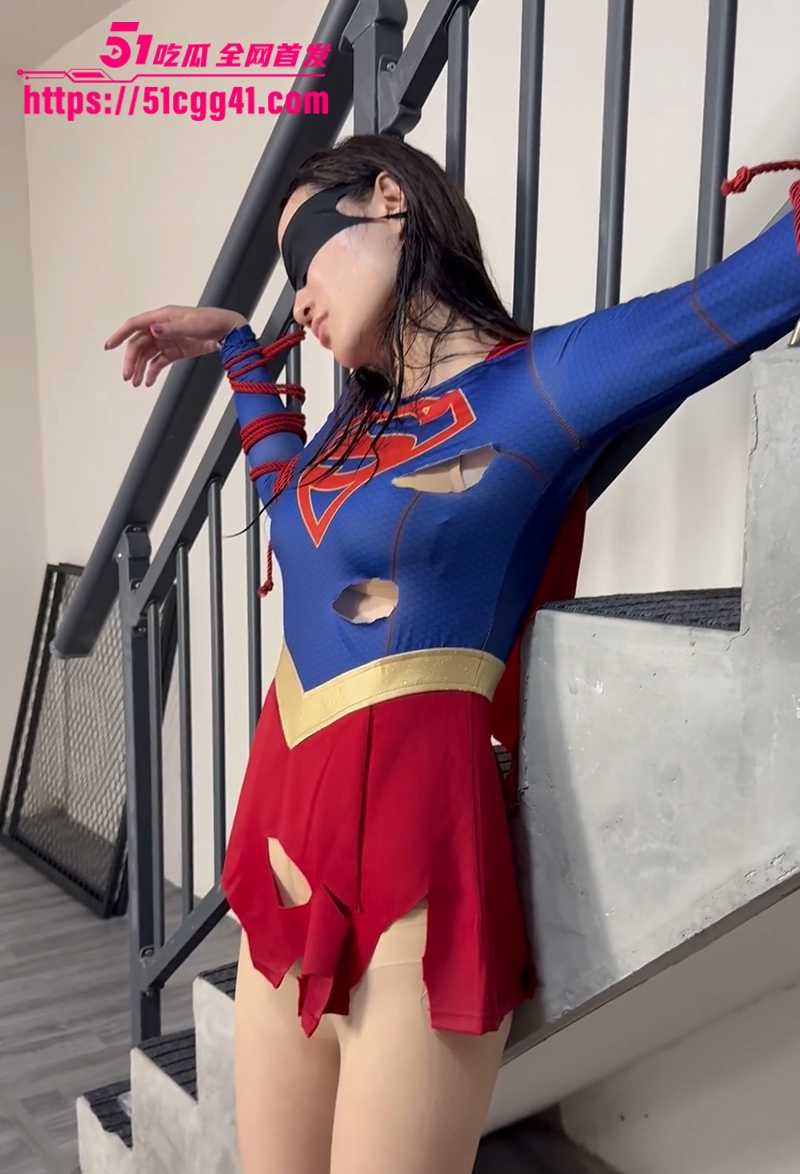 巨乳女郎 欲梦 绳艺调教系列 口撑小嘴呜咽求饶 手铐凌辱狂震嫩穴吊起湿身 极致反差绝美崩坏！