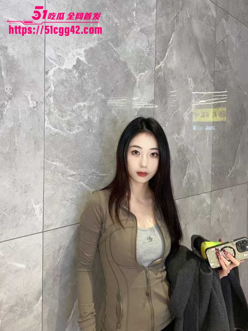 上海高颜值女神 周乔楠 被金主远程调教视频流出 火辣身材完美曲线 揉胸自慰高潮连连！