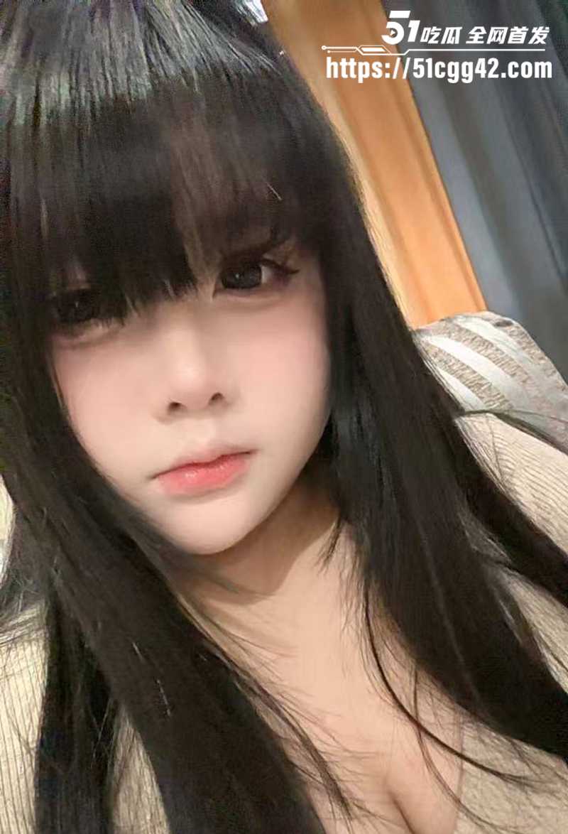 南充精神小妹王小月福利露出视频流出3拷贝