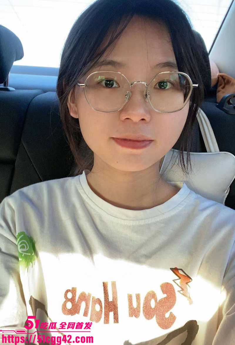 天津医院小护士 林清轩 情侣私拍泄密 更衣室舔屌寝室偷欢 白衣天使秒变极致淫娃！